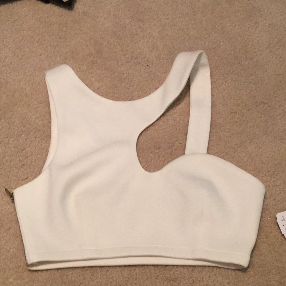 NEVER WORN CUT OUT CROP TOP